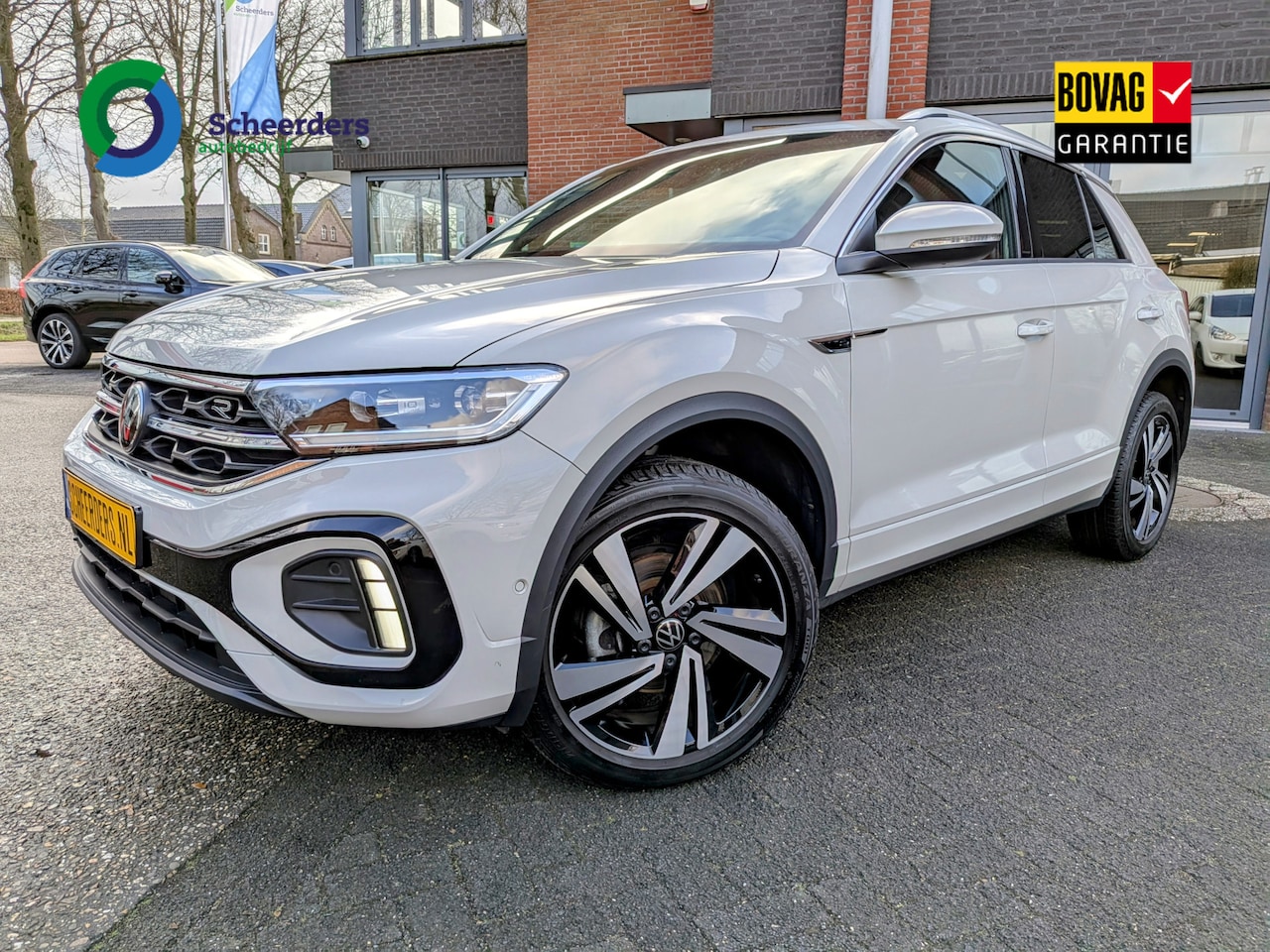 Volkswagen T-Roc - 1.5 TSI R-Line Business+ IQ | Camera | Blind Spot | ACC | Stoel- en stuurverw - AutoWereld.nl