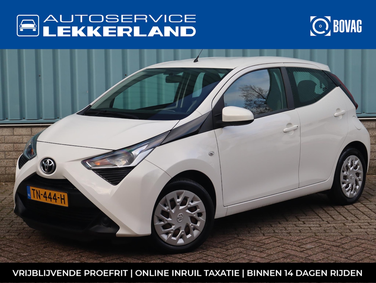 Toyota Aygo - 1.0 VVT-i x-play AIRCO | CARPLAY/ANDROID AUTO | CAMERA - AutoWereld.nl