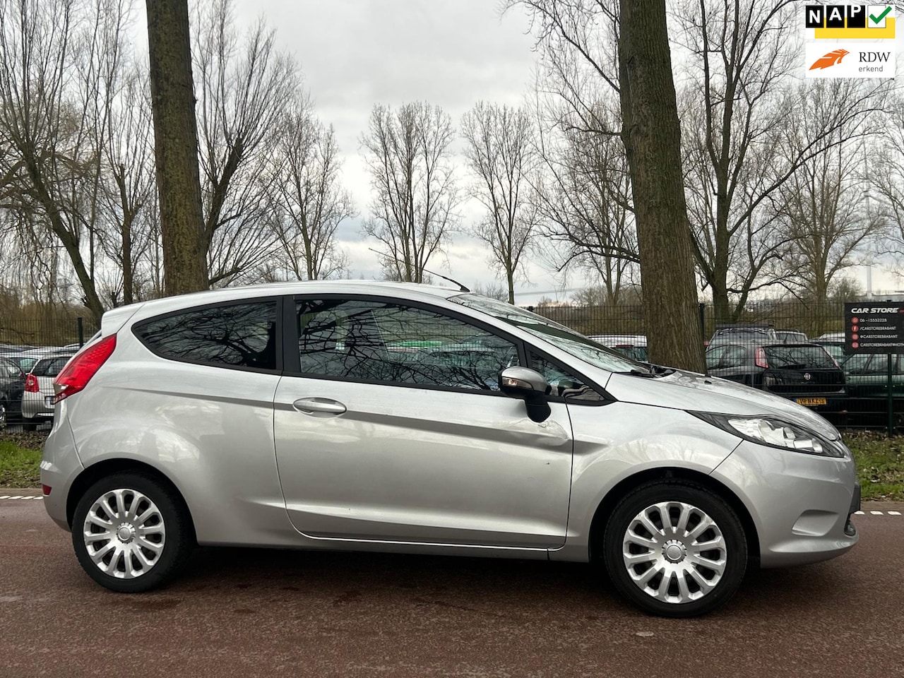 Ford Fiesta - 1.25 Limited AIRCO!APK!ZUINIG! - AutoWereld.nl