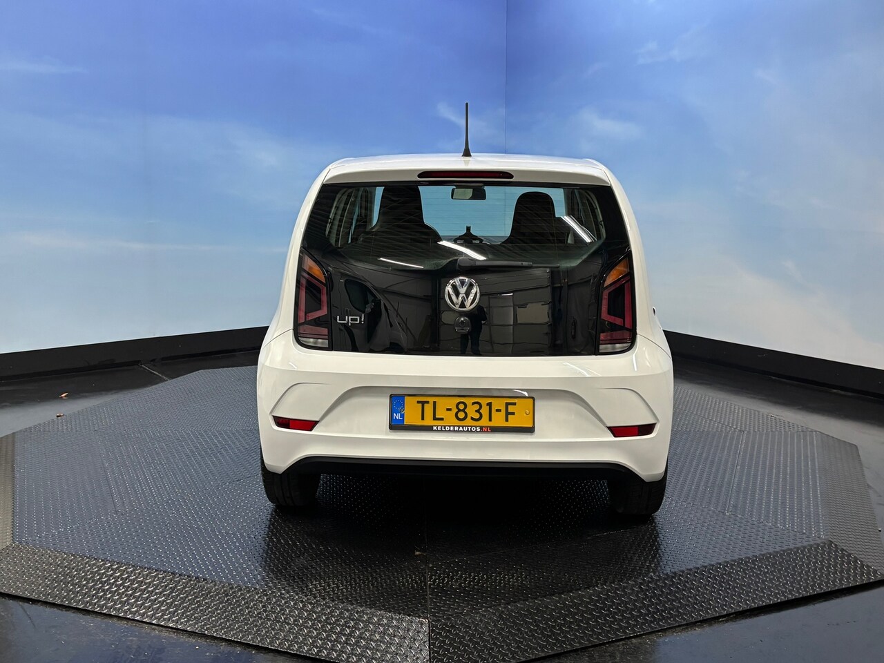 Volkswagen Up! - 1.0 BMT move up! NWE Model | Airco | DAB+ | 5 deurs | Elktr. pakket - AutoWereld.nl