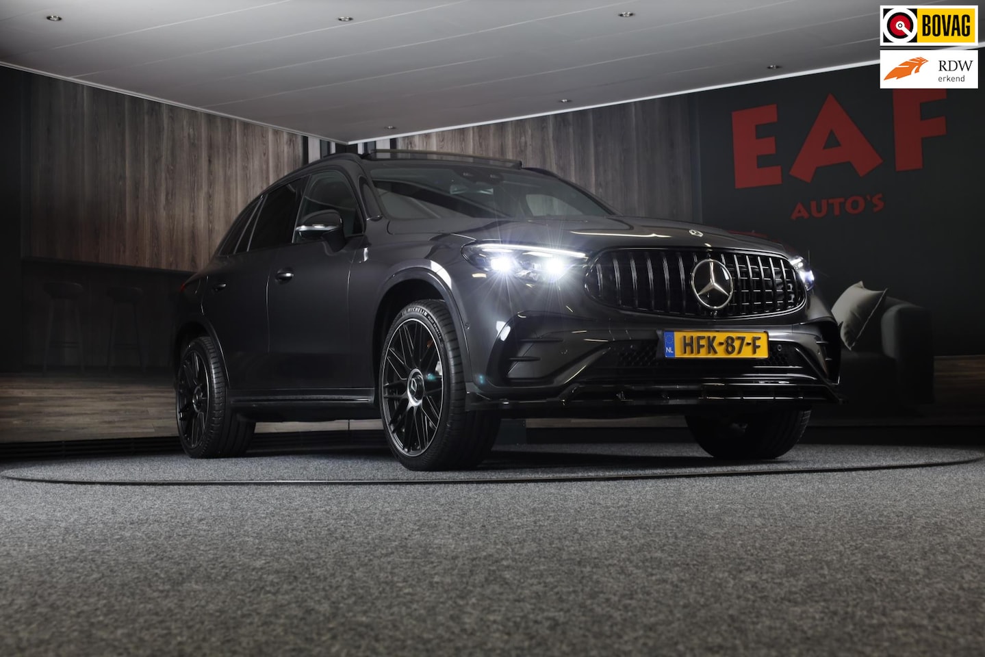 Mercedes-Benz GLC-klasse - 300e 4MATIC AMG Line / Head Up / Massage / Memory / 360 Camera / Acc / Lane Assist / Dode - AutoWereld.nl