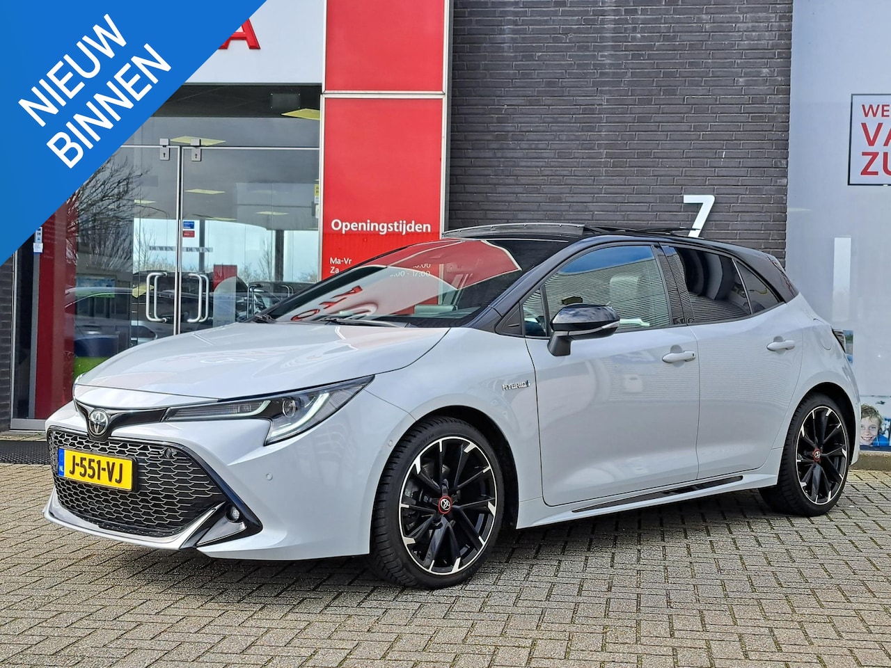 Toyota Corolla - 2.0 Hybrid GR-Sport Plus PANO/SCHUIF-KANTELDAK BI-TONE SPORTSTOELEN - AutoWereld.nl