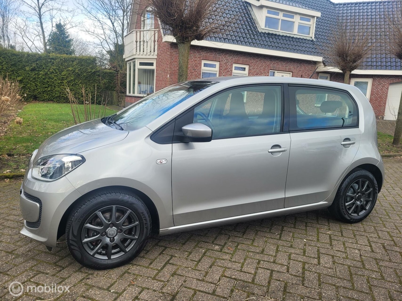 Volkswagen Up! - 1.0 move up! BlueMotion 1.0 move up! BlueMotion,airco, keurige auto. - AutoWereld.nl