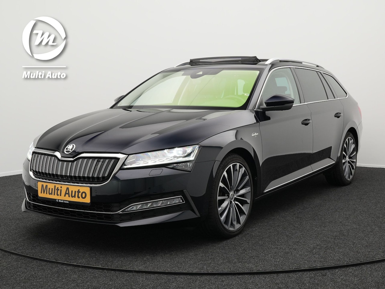 Skoda Superb Combi - 1.4 TSI iV Laurin & Klement Plug in Hybrid PHEV | Panodak | Trekhaak af Fabriek | Lederen - AutoWereld.nl