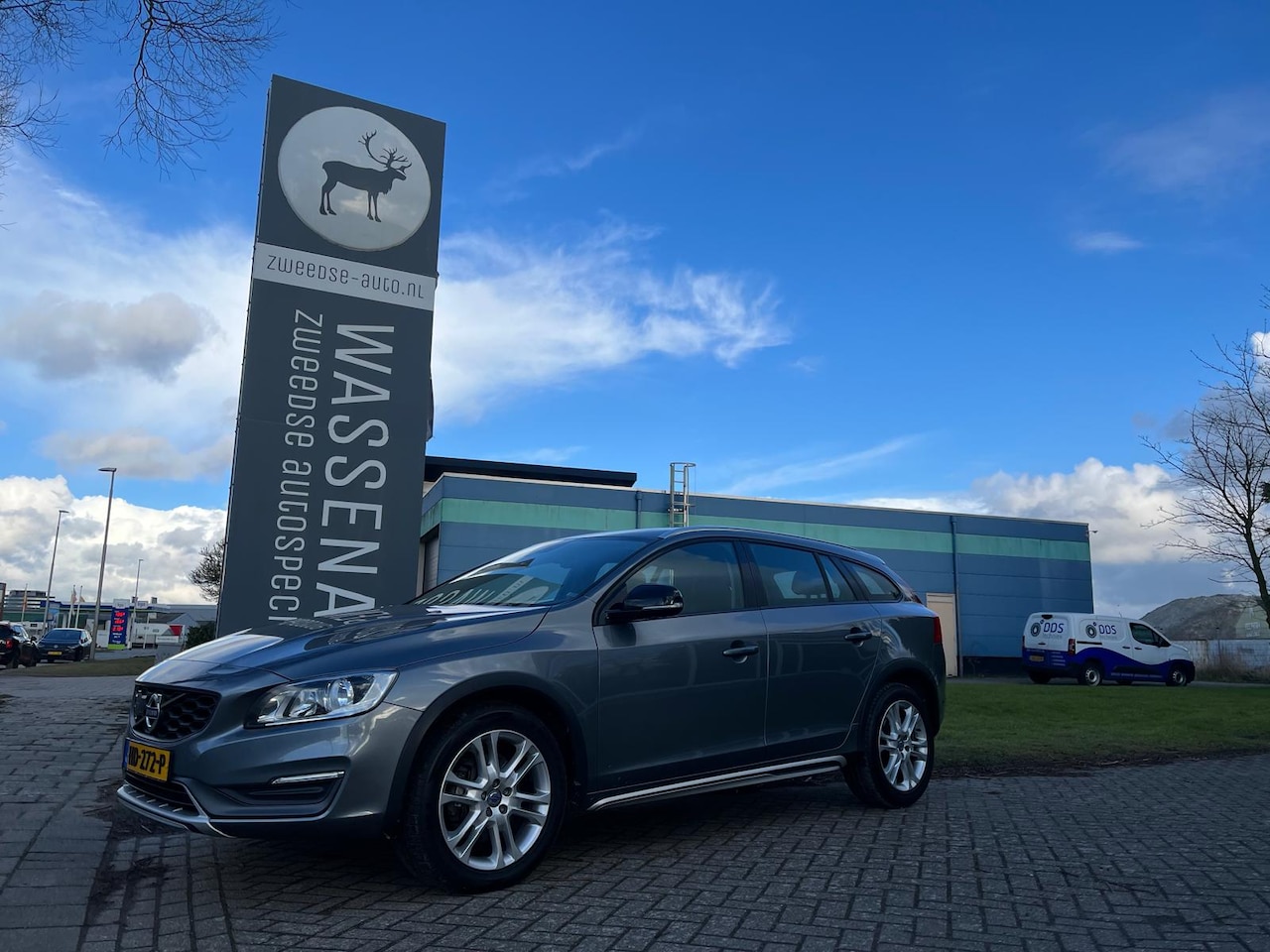 Volvo V60 Cross Country - T5 Summum | Rijklaarprijs | Trekhaak | - AutoWereld.nl