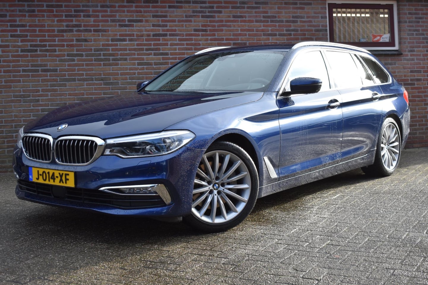 BMW 5-serie Touring - 530d xDrive High Executive '17 LED Leder Clima Navi Harman Kardon - AutoWereld.nl