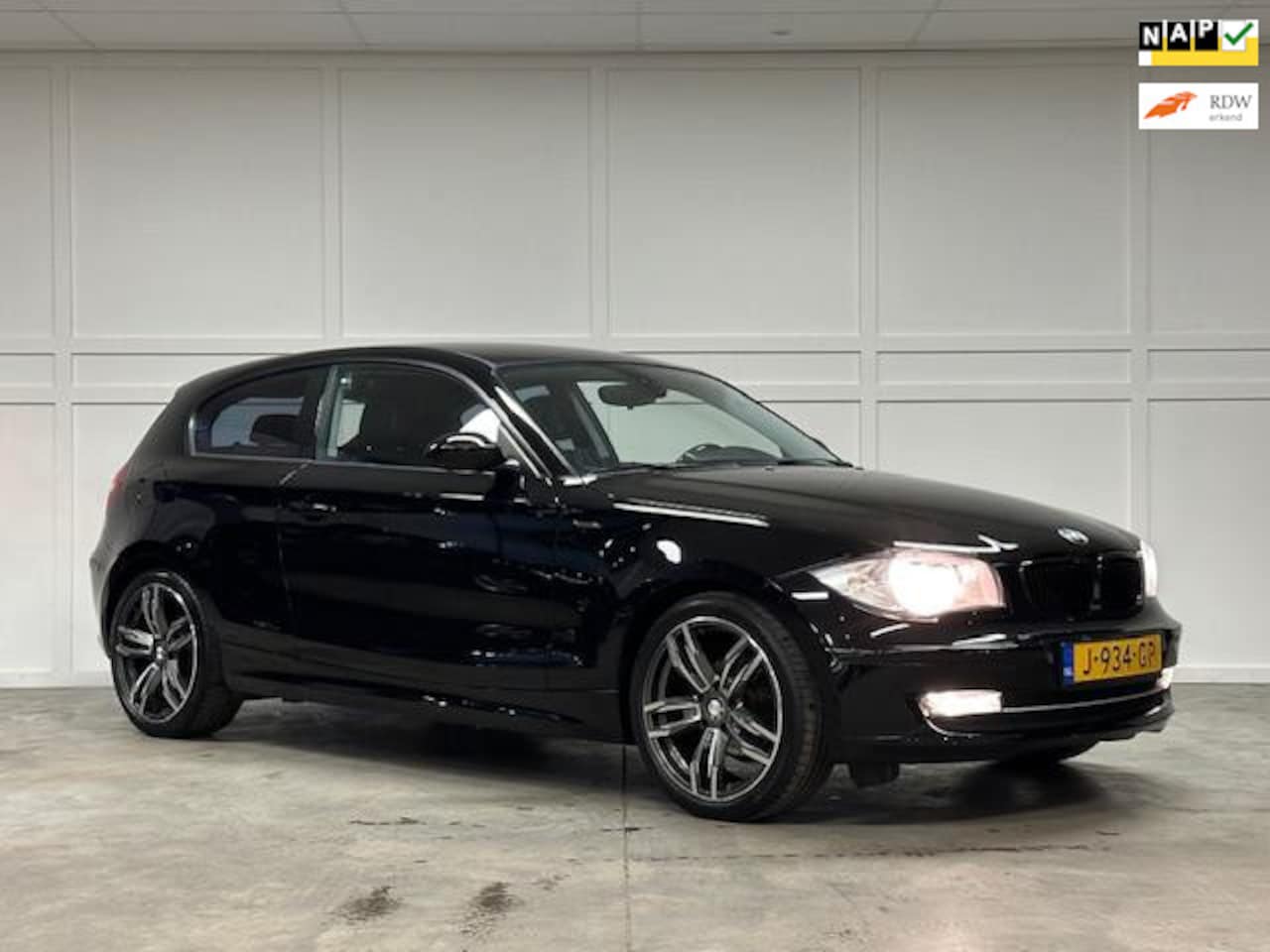 BMW 1-serie - 116i Corporate / Navi / Automaat / 156DKM NaP - AutoWereld.nl