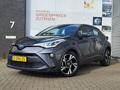 Toyota C-HR - 1.8 HYBRID DYNAMIC APPLE/ANDROID P-SENSOREN AD-CRUISE CAMERA 18"LM-VELGEN NL-AUTO