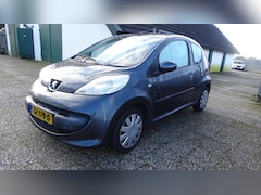 Peugeot 107 - 1.0-12V XR