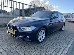 BMW 3-serie Touring - 316i Sport / Xenon / Groot Navigatie / Elek Koffer /