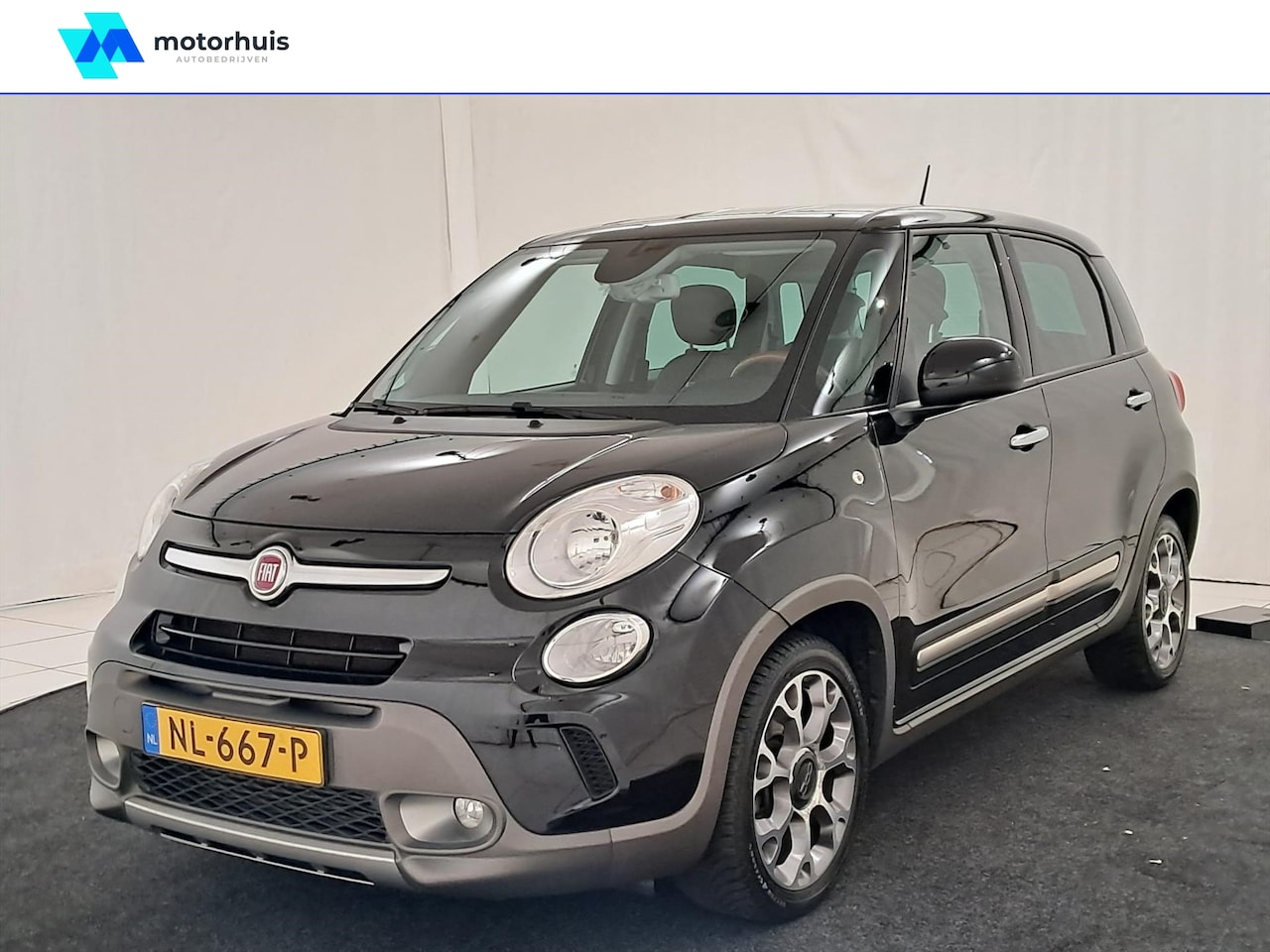 Fiat 500 L - TwinAir Turbo Eco 105pk Trekking / Navigatie / Climate Controle - AutoWereld.nl