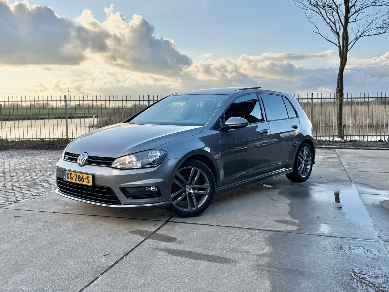 Volkswagen Golf - 1.2 TSI Highline | R-Line | Panorama | Autom | Camera | Vol! | - AutoWereld.nl