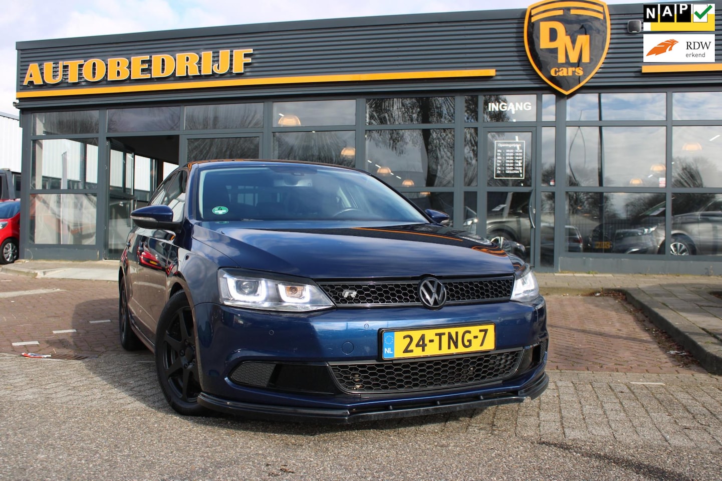 Volkswagen Jetta - 1.2 TSI Comfortline | R-LINE | LED XENON | BJ2012 | - AutoWereld.nl