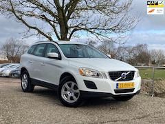 Volvo XC60 - 2.0T Kinetic | Automaat + Cruise + Navi nu €9.975,