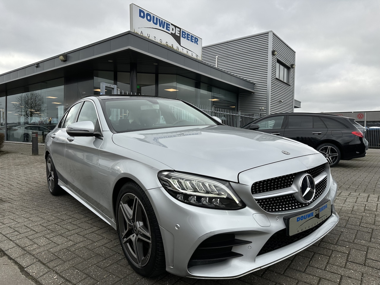 Mercedes-Benz C-klasse - 200 EQ Hybrid AMG Plus Upgrade Edition Pano-Dak | Camera | Stoelverw. | Carplay - AutoWereld.nl