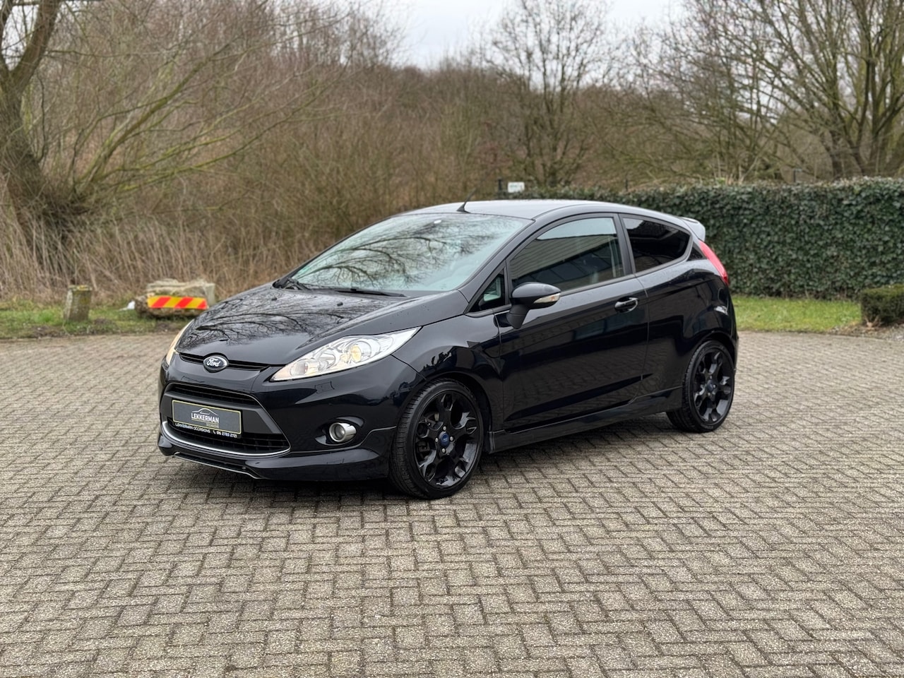 Ford Fiesta - 1.6 Metal CRUISE I CLIMA I LEER I NWE APK I ZEER MOOI - AutoWereld.nl