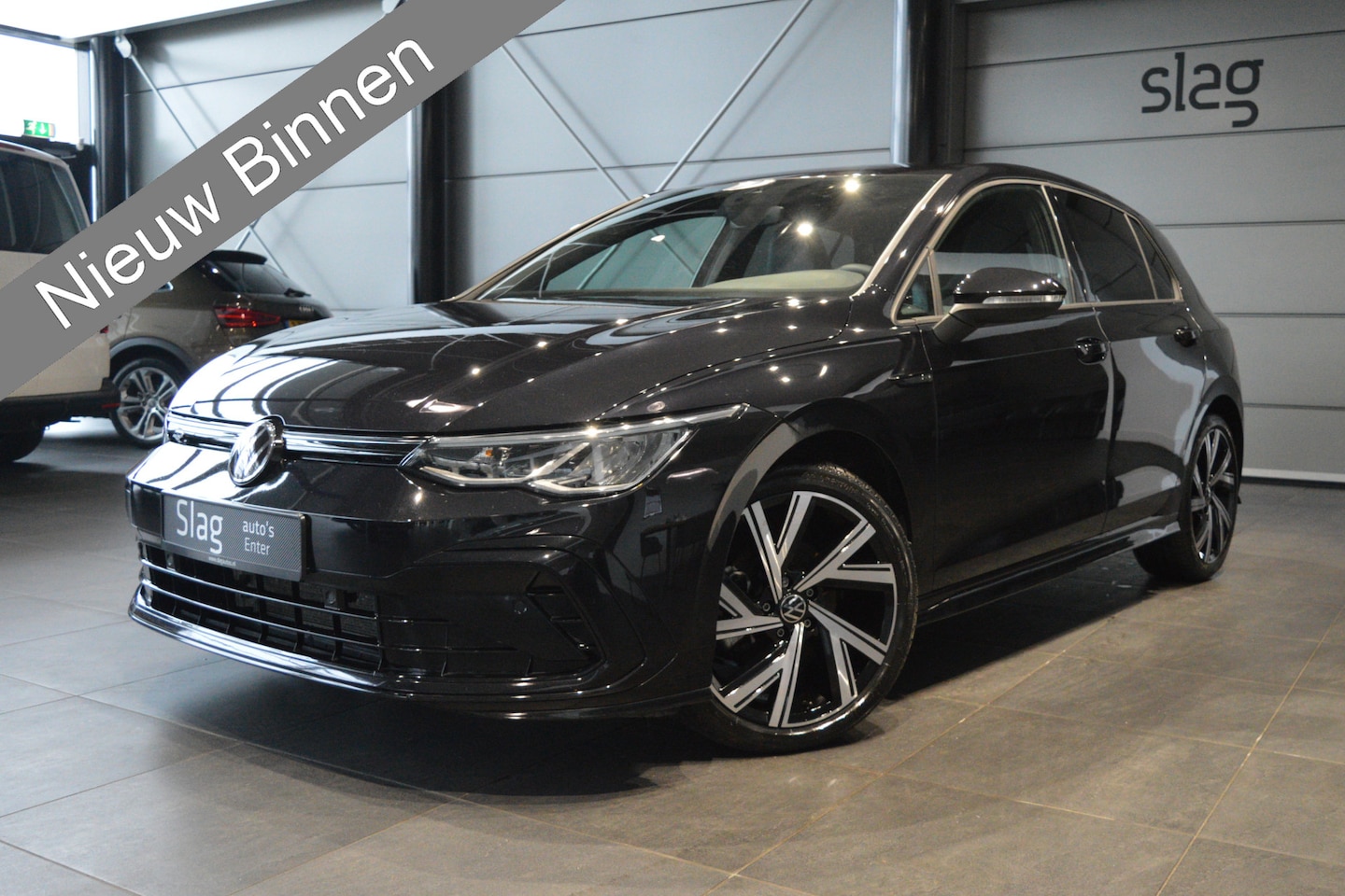 Volkswagen Golf - 1.5 eTSI 3X R-LINE navi clima cruise led pdc 18 inch 150 pk !! - AutoWereld.nl