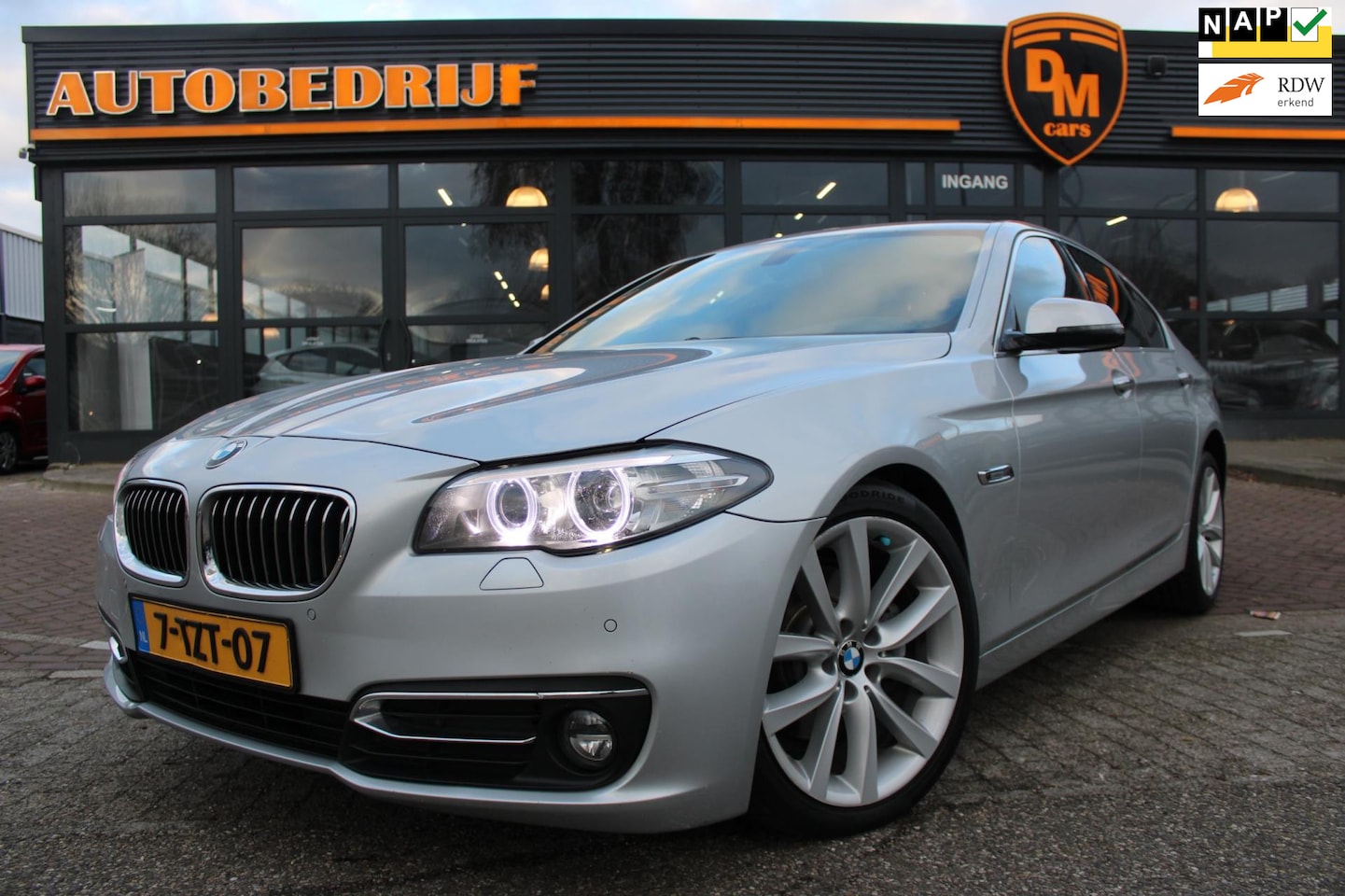 BMW 5-serie - 520i Luxury Edition | Memory | Digitaal Klok | Stlvrwrmng | - AutoWereld.nl