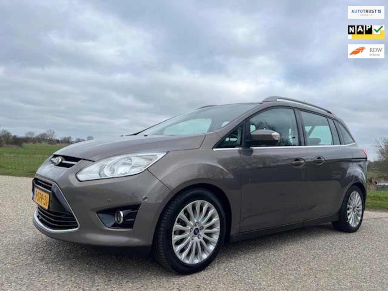 Ford Grand C-Max - 1.0 Titanium 7persoons 173243km nap bj 2013 nieuwe d.riem en set uitgevoerd zie factuur - AutoWereld.nl