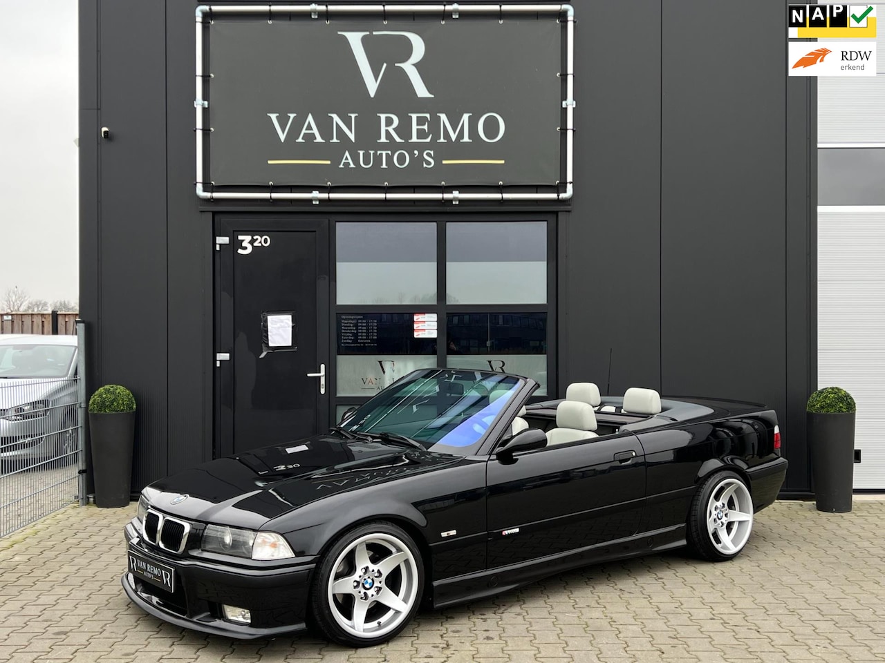 BMW 3-serie Cabrio - 320i Executive Aut|M-Pakket|Clima|Cruise|Leder|1997! - AutoWereld.nl