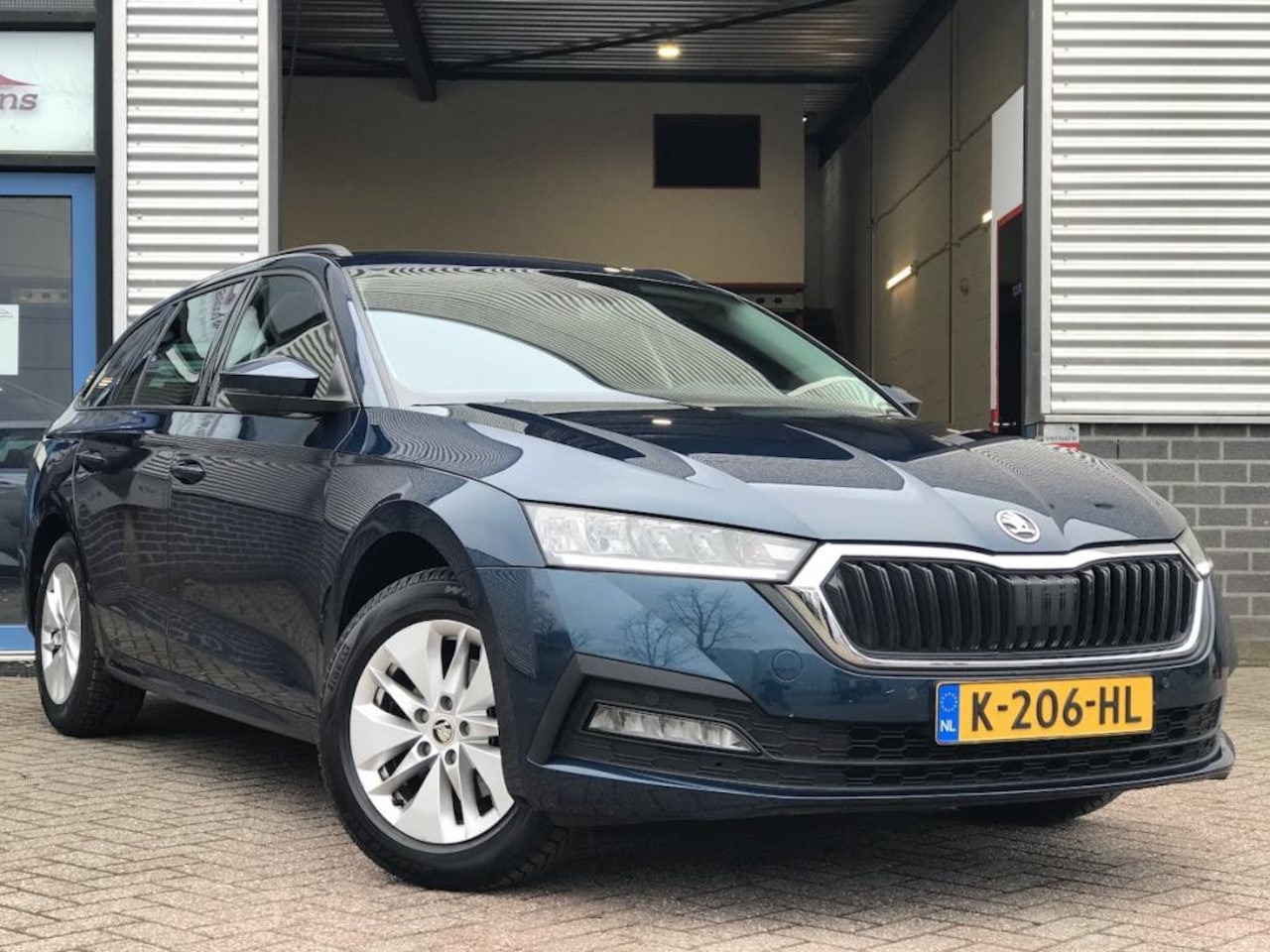 Skoda Octavia Combi - 1.0 TSI Business Edition|Matrix Led|Navi|Carplay - AutoWereld.nl