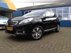 Peugeot 2008 - 1.2i "Allure" Navi - Cruise - Panoramadak 110 Pk