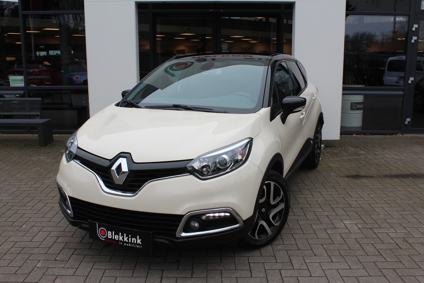 Renault Captur - 0.9 TCe Dynamique 90 pk RLINK,TREKHAAK,ECC - AutoWereld.nl