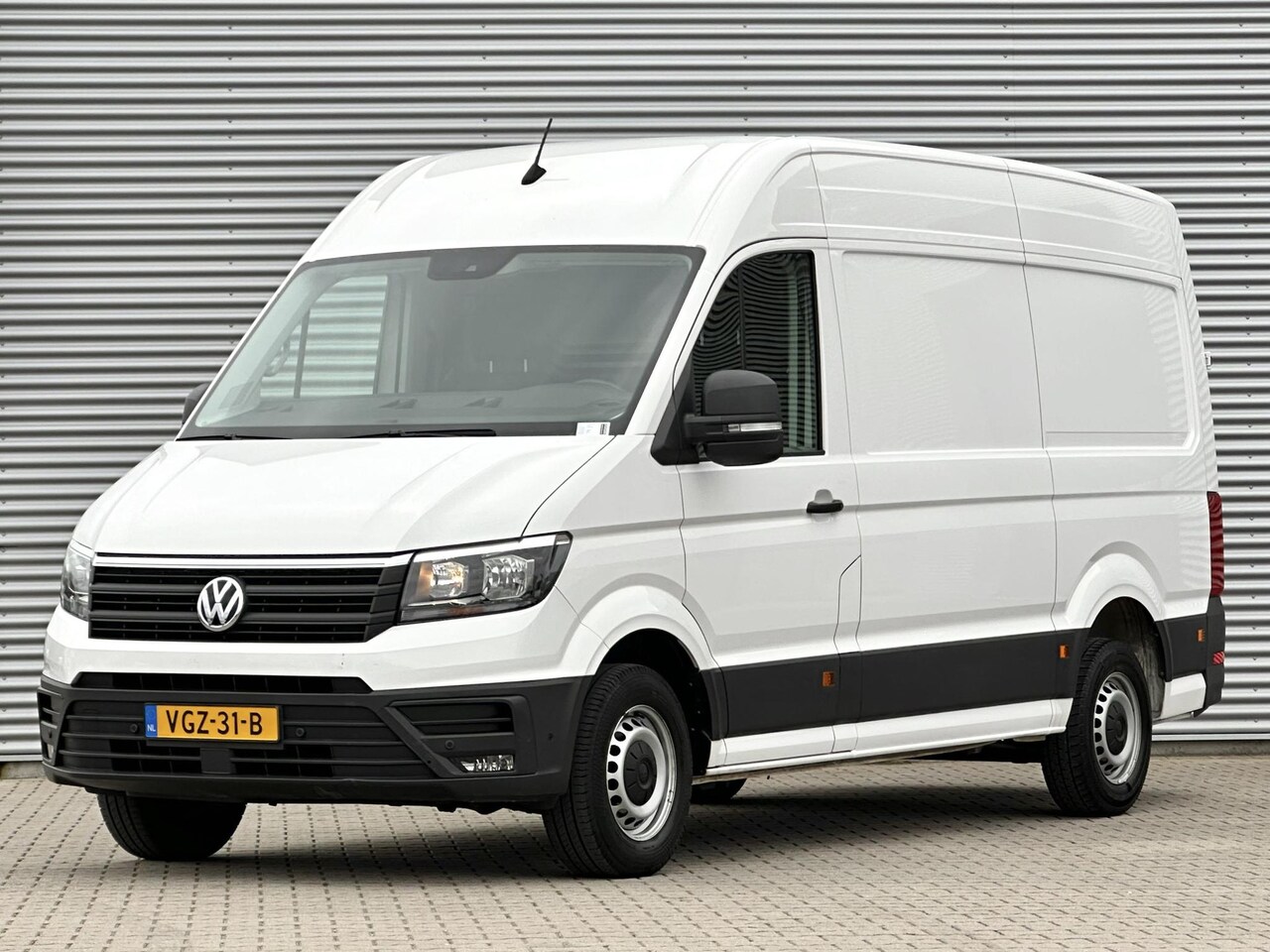 Volkswagen Crafter - 30 2.0 TDI L2H2 Highline - AutoWereld.nl