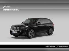 BMW X1 - xDrive23i | M Sportpakket | Trekhaak met elektrisch wegklapbare kogel | Glazen panoramadak