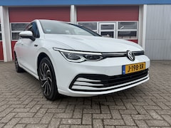 Volkswagen Golf - 1.5 TSI 131 PK | Life | Navigatie |