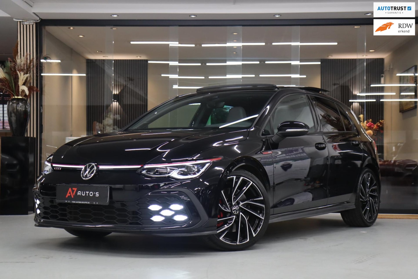 Volkswagen Golf - 2.0 TSI GTI PANO/LEER/KEYLESS/IQ-LIGHT - AutoWereld.nl