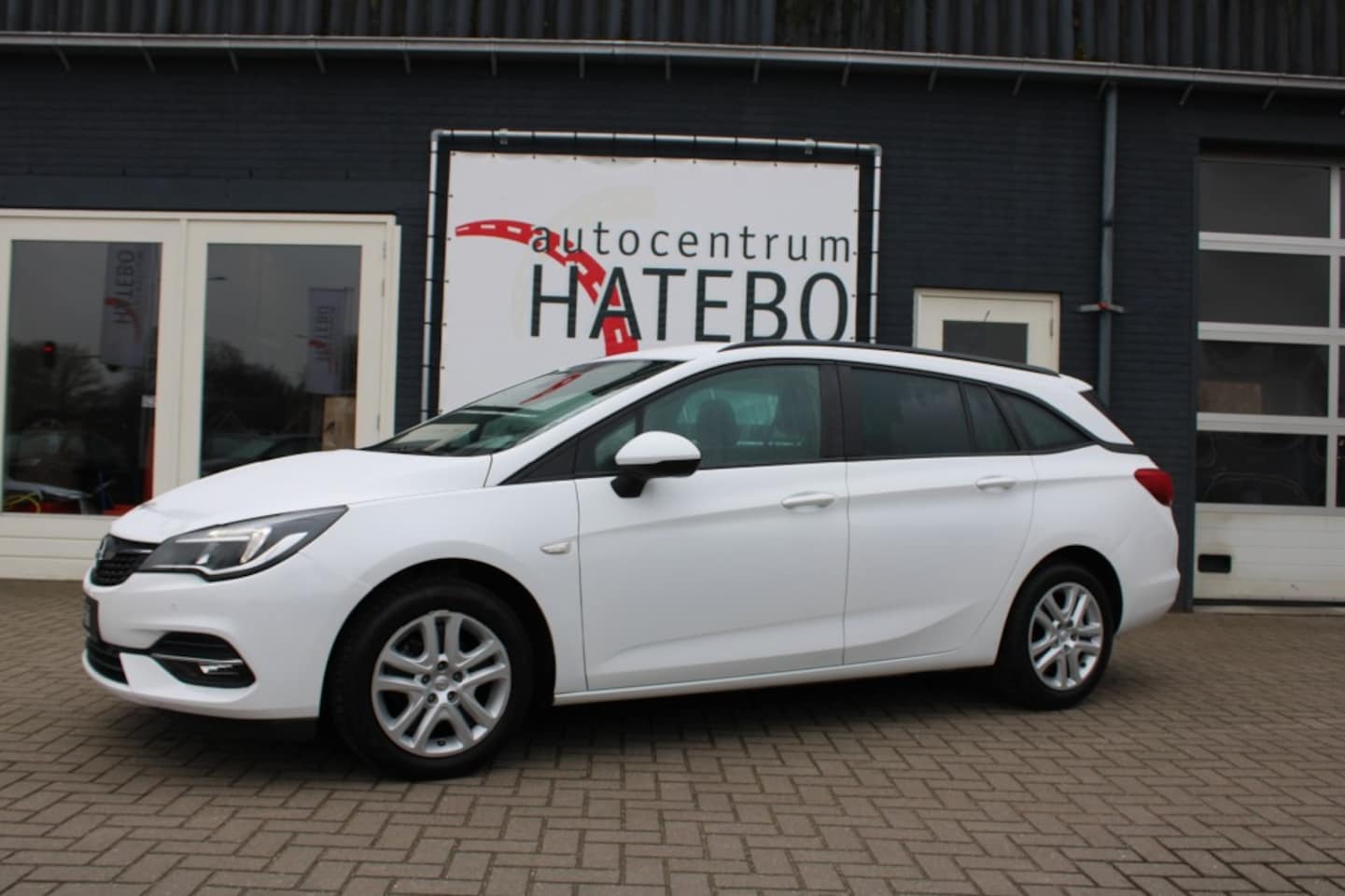 Opel Astra - 1.2 Turbo Edition Airco Cruise Navigatie Camera Topstaat!! - AutoWereld.nl