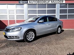 Volkswagen Passat - Sedan 1.4 TSI 122 Pk Comfortl. Exec. ECC PDC NAV 6 Bak