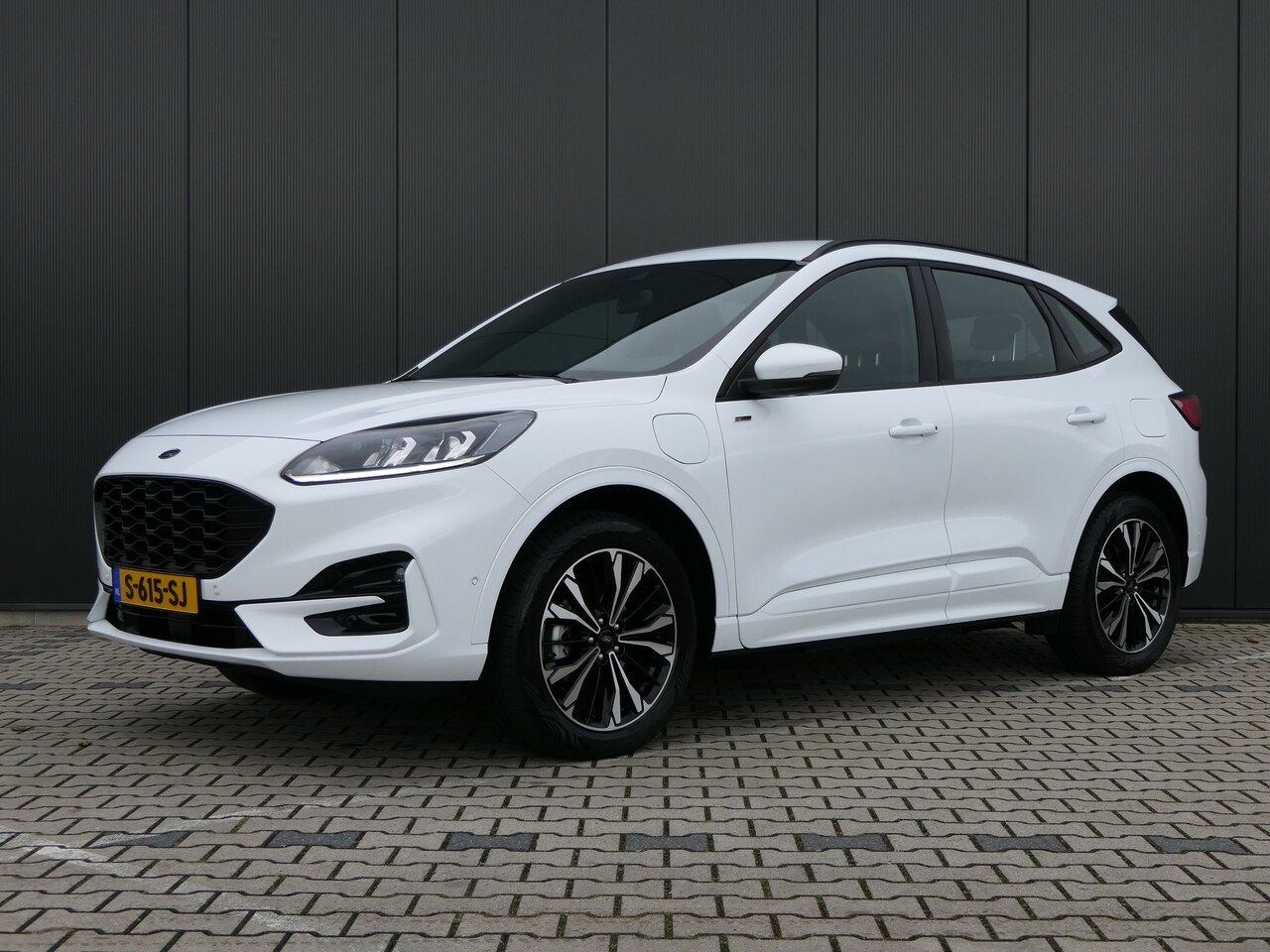 Ford Kuga - 2.5 PHEV ST-Line | 19 Inch | Winterpack | Adaptive Cruise | Wegklapbare Trekhaak | Camera - AutoWereld.nl