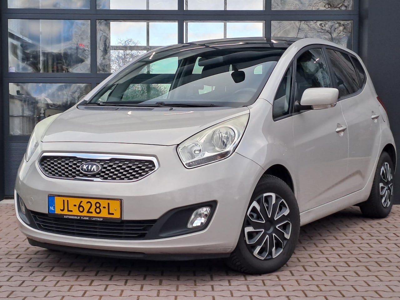 Kia Venga - 1.4 CVVT Seven | Airco | Navi | Pano | Camera | Cruise | - AutoWereld.nl