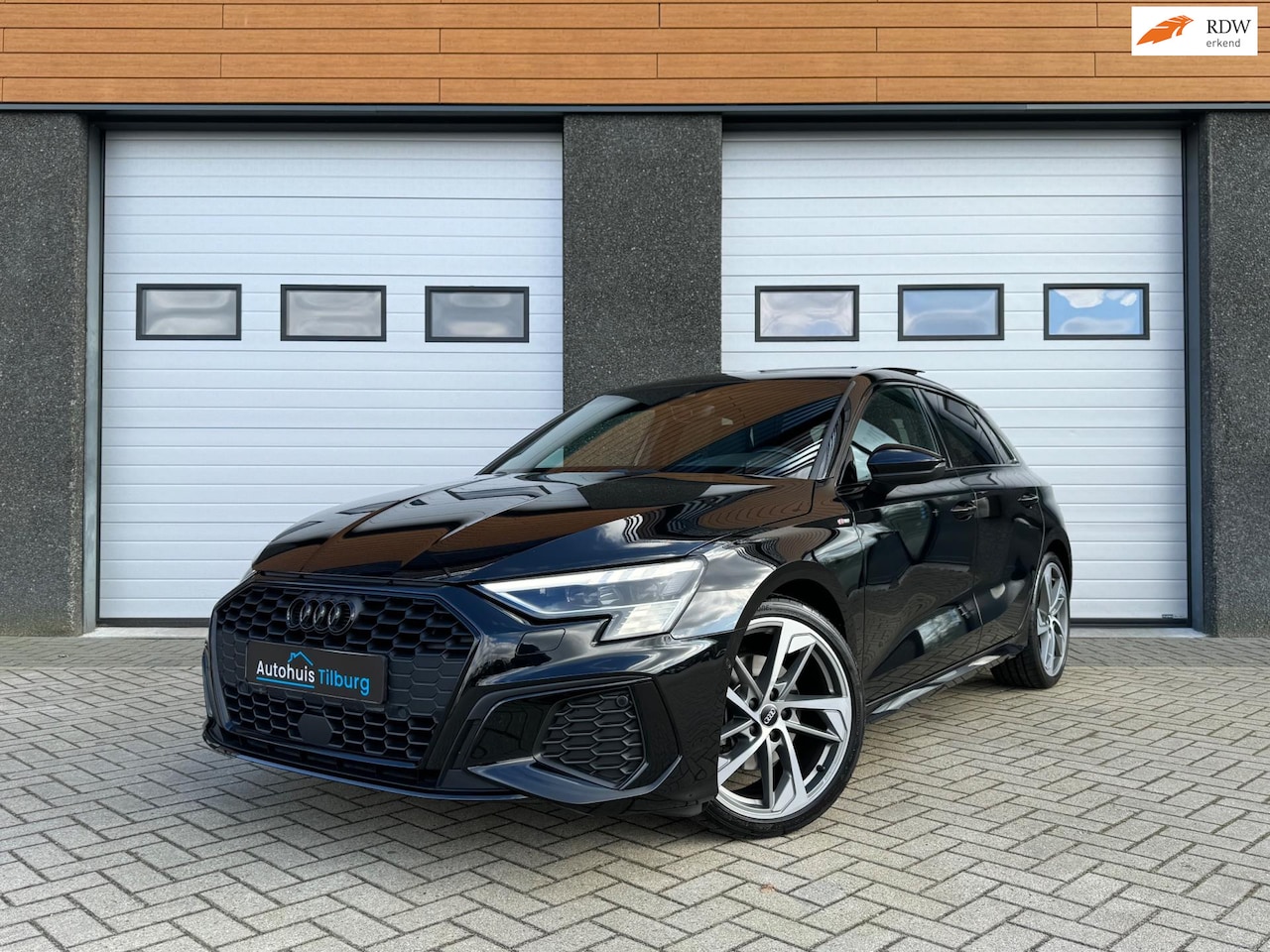 Audi A3 Sportback - 35 TFSI 3X S-line Pano Matrix B&O Camera - AutoWereld.nl