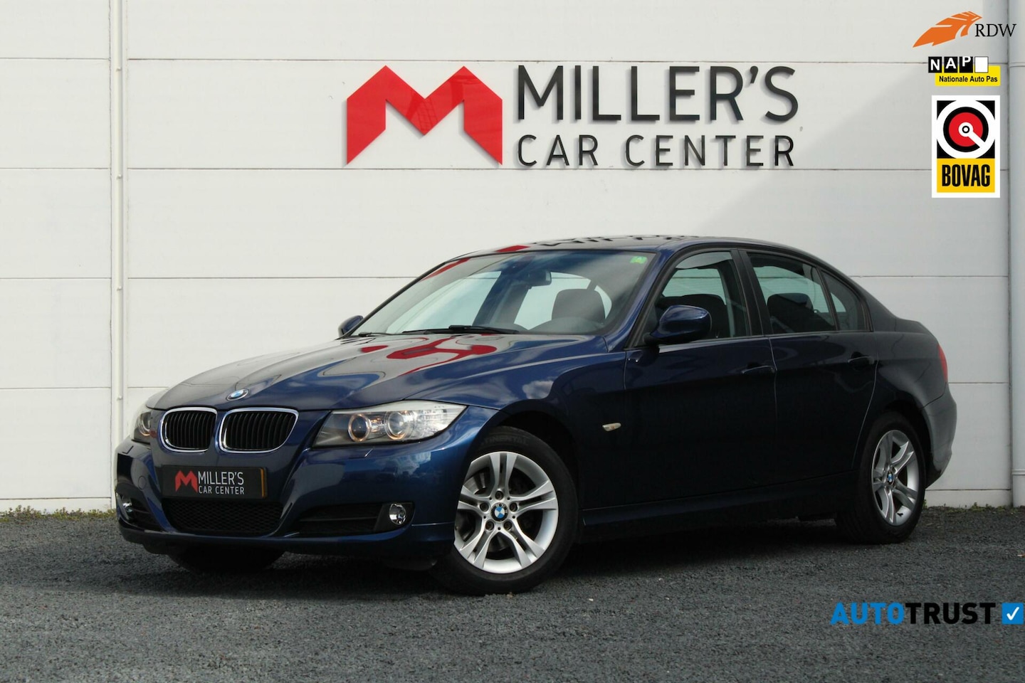 BMW 3-serie - 318i KETTING VV NAVI PDC ECC CRUISE XENON ANGEL EYES - AutoWereld.nl