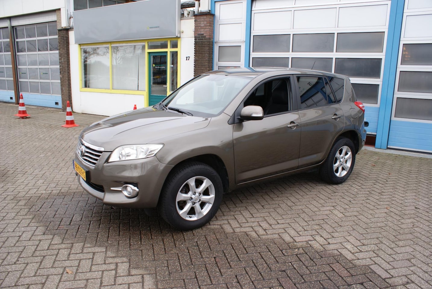 Toyota RAV4 - 2.0 VVTi Dynamic 2WD 2.0 VVTi Dynamic 2WD - AutoWereld.nl