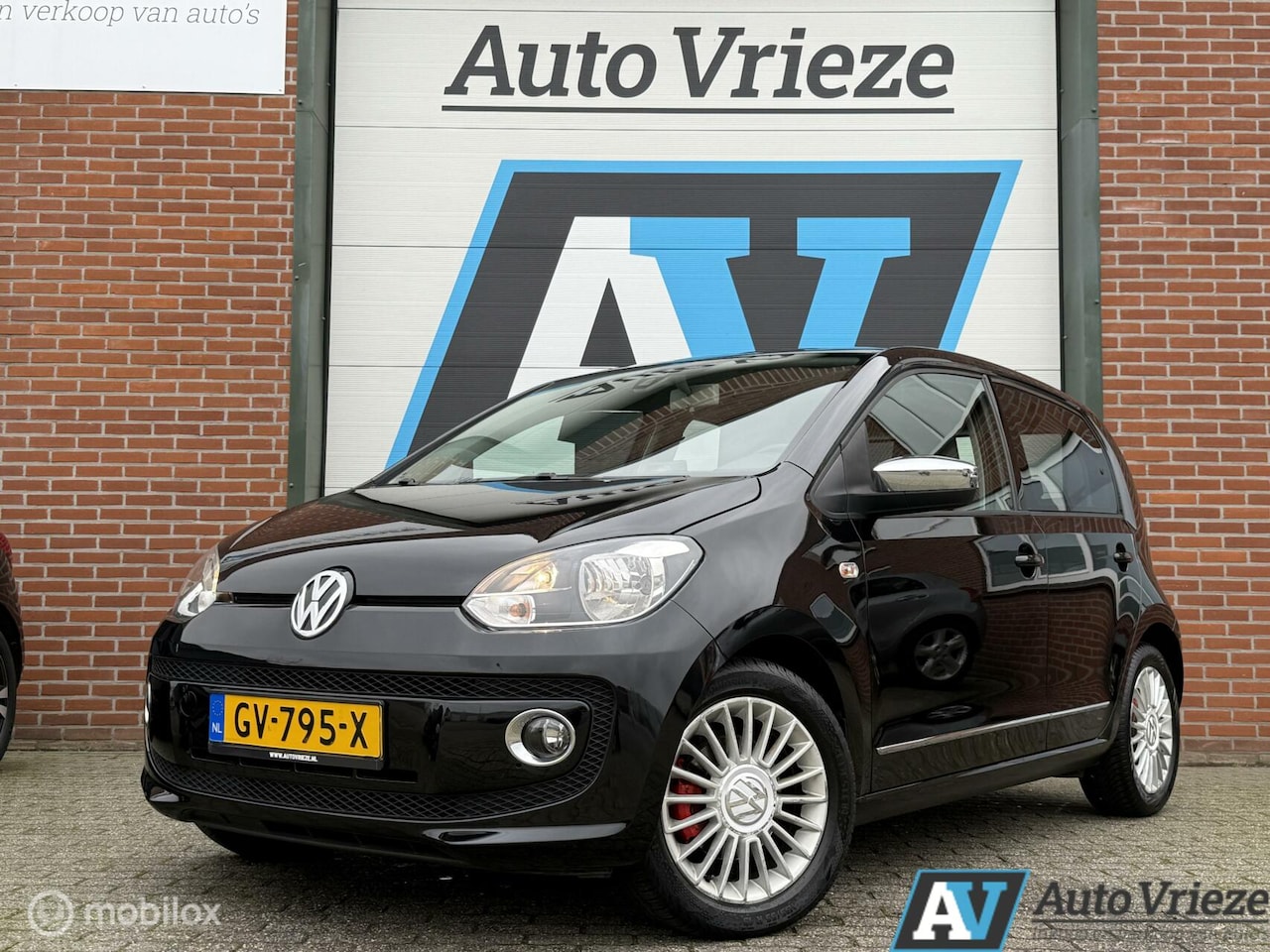 Volkswagen Up! - 1.0 high up! BlueMotion 1.0 high up! BlueMotion, Airco, 5-deurs, Navi - AutoWereld.nl