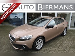 Volvo V40 Cross Country - T4 1.6 MOMENTUM | VERW.STOELEN | NAVIGATIE | 180 PK