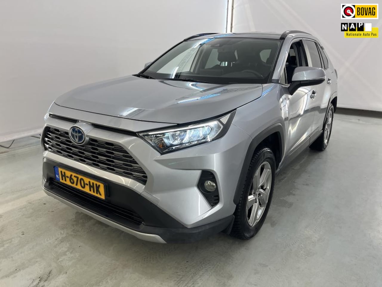 Toyota RAV4 - 2.5 Hybrid Dynamic NAVIGATIE/CAMERA/NL AUTO - AutoWereld.nl