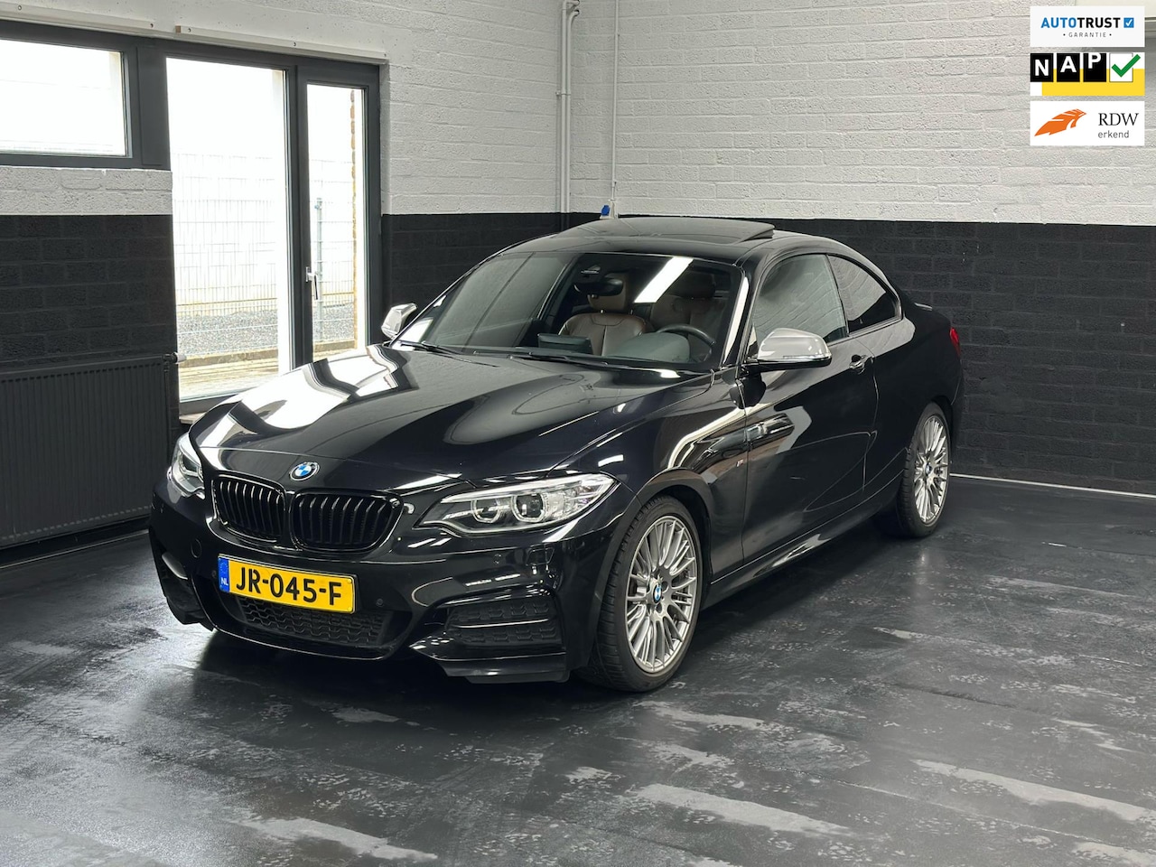 BMW 2-serie Coupé - M235i High Executive M235i High Executive, HK, Leder, Camera, Memory, BTW Auto, incl BTW - AutoWereld.nl