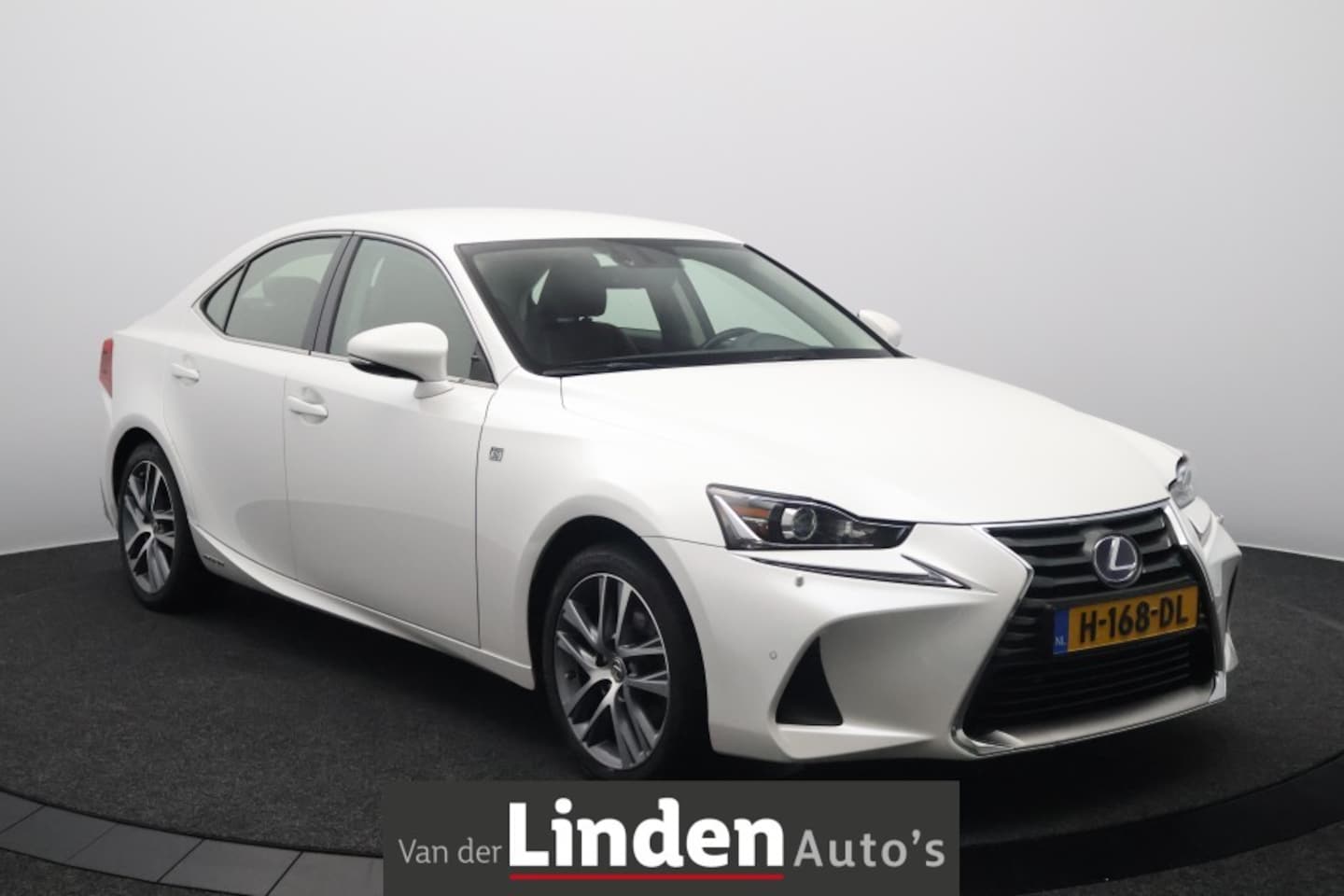 Lexus IS - 300h Hybrid Edition 30 | Lederen bekleding | Climate Control | Navigatie | Stoelverwarming - AutoWereld.nl