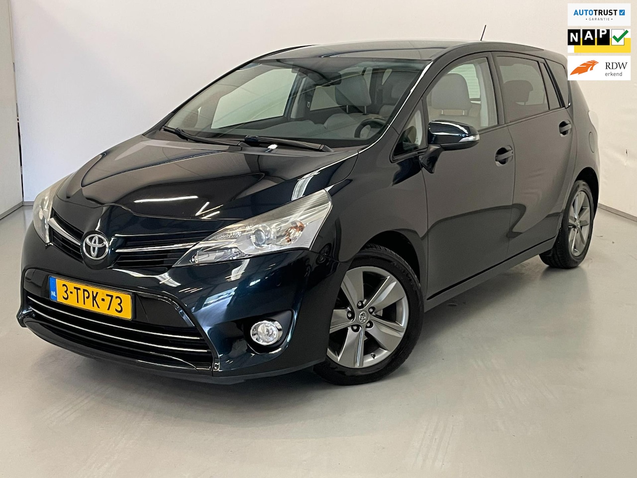 Toyota Verso - 1.8 VVT-i Dynamic / Pano / NL-auto / Stoelverwarming - AutoWereld.nl