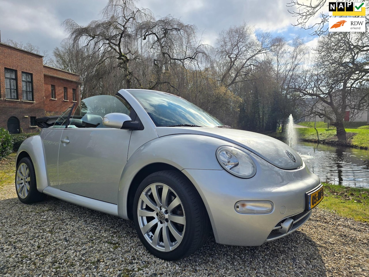 Volkswagen New Beetle Cabriolet - 1.6 Highline AIRCO *apk:06-2025* - AutoWereld.nl