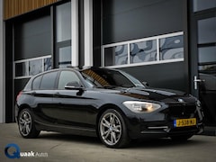 BMW 1-serie - 118i Sport 5-Deurs | PANO | BLUETOOTH | CAMERA | AIRCO | 18" VELGEN | STOELVERWARMING