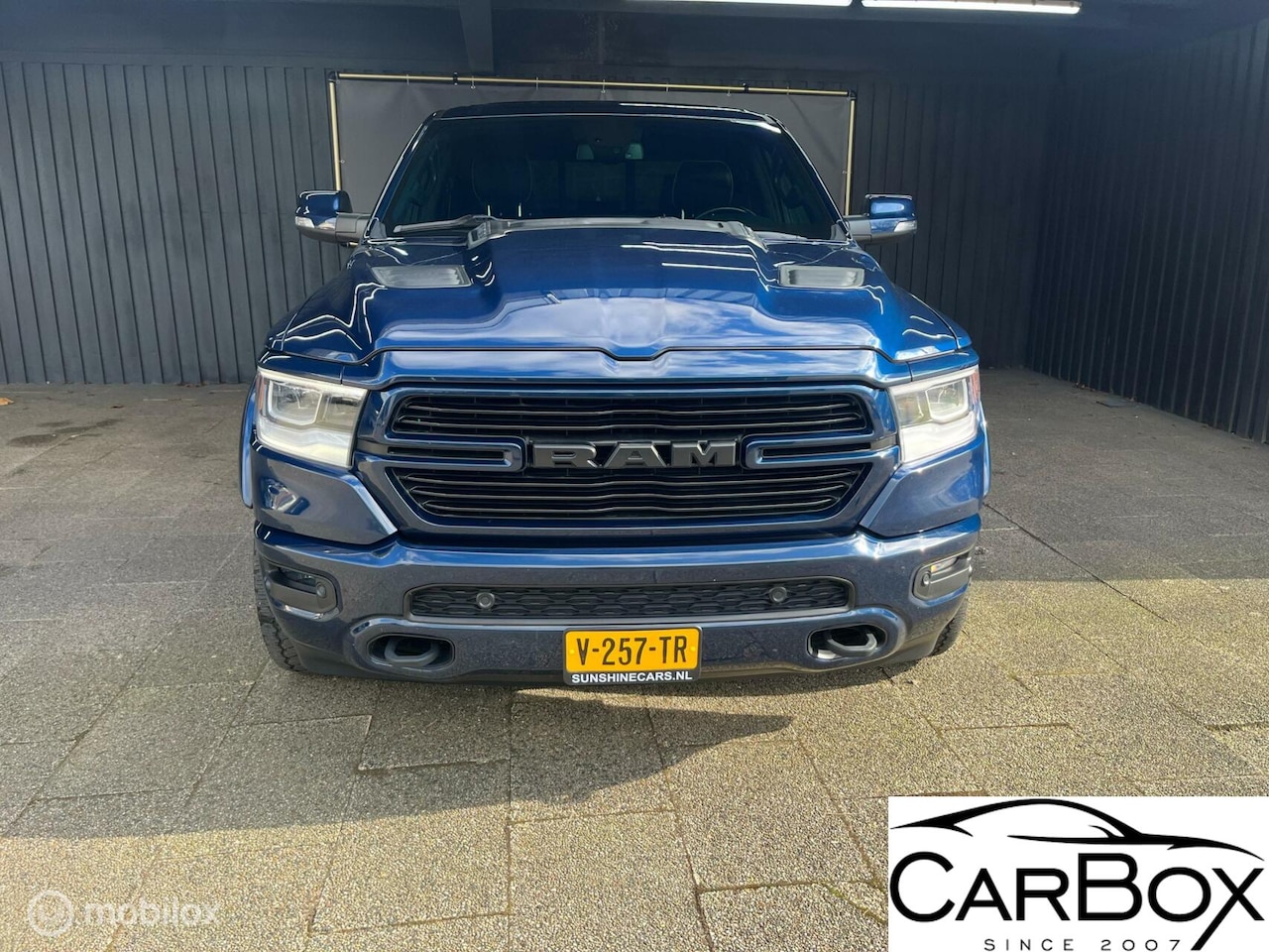 Dodge Ram 1500 - 4X4 5.7 V8 4x4 Crew Cab Laramie - AutoWereld.nl