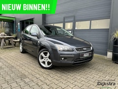 Ford Focus - 1.8-16V Ambiente Airco/ Stoelverwarming/ Cruise Control