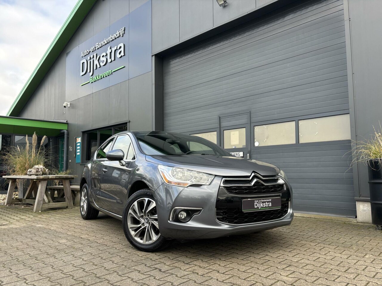 Citroën DS4 - 1.6 VTi So Chic INCL. Grote Beurt!! Airco/ Stoelmassage/ Cruise Control/ Navigatie!!
