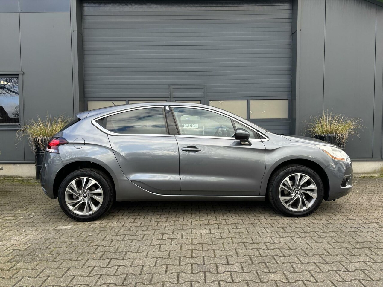 Citroën DS4 - 1.6 VTi So Chic INCL. Grote Beurt!! Airco/ Stoelmassage/ Cruise Control/ Navigatie!!
